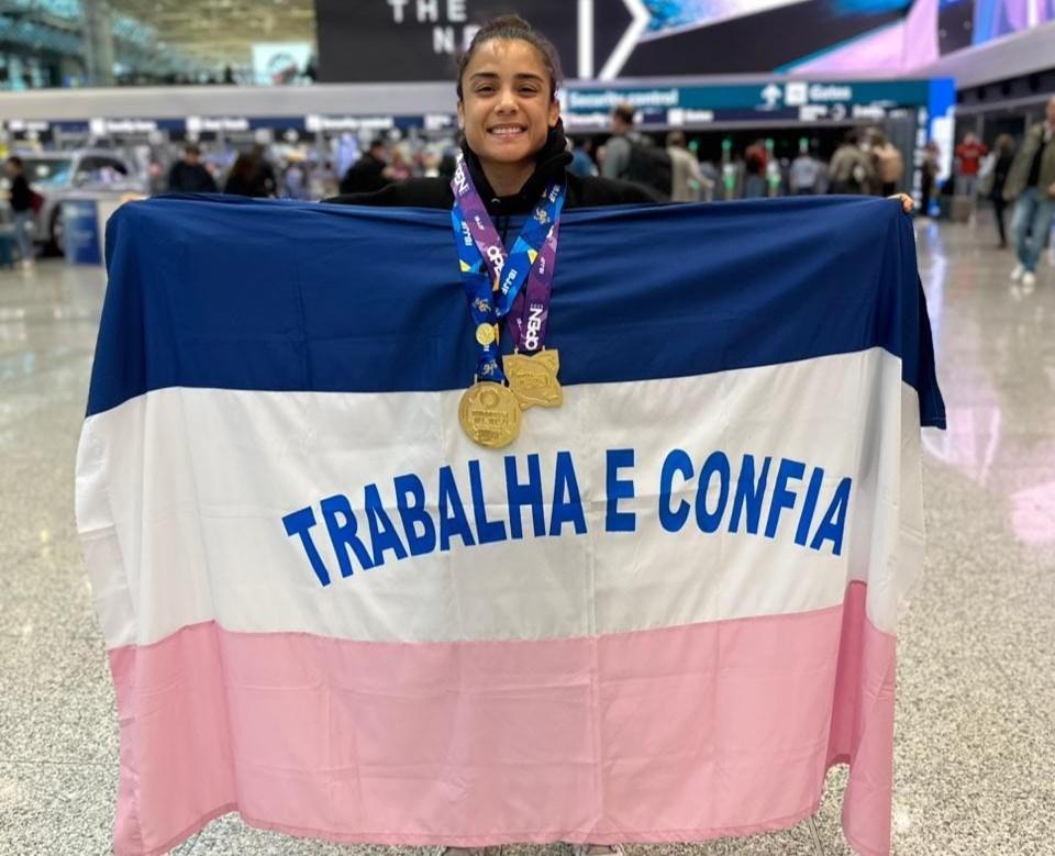 Thaís Loureiro conquista Europa e lidera ranking mundial de jiu-jitsu