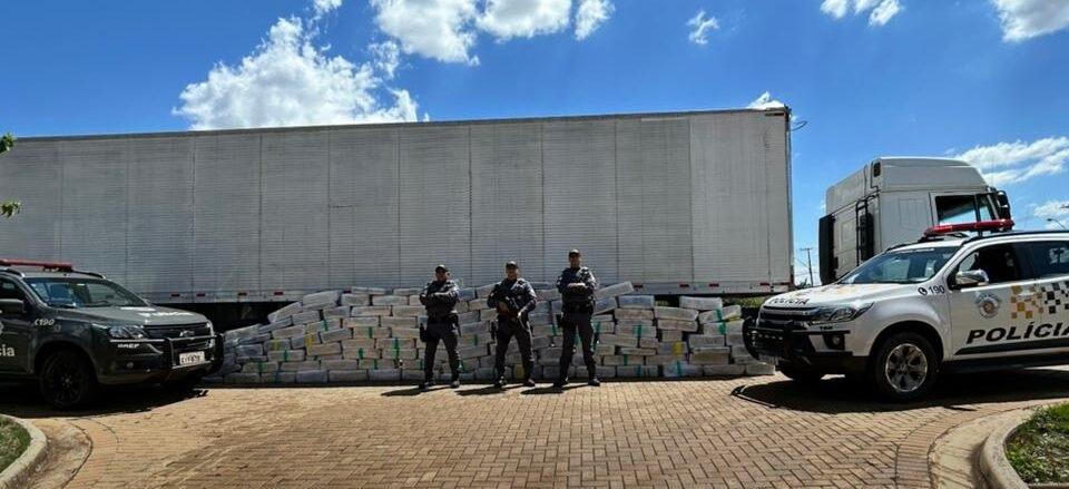 TOR apreende 1,7 tonelada de maconha escondida em fundo falso de caminhão na BR-153