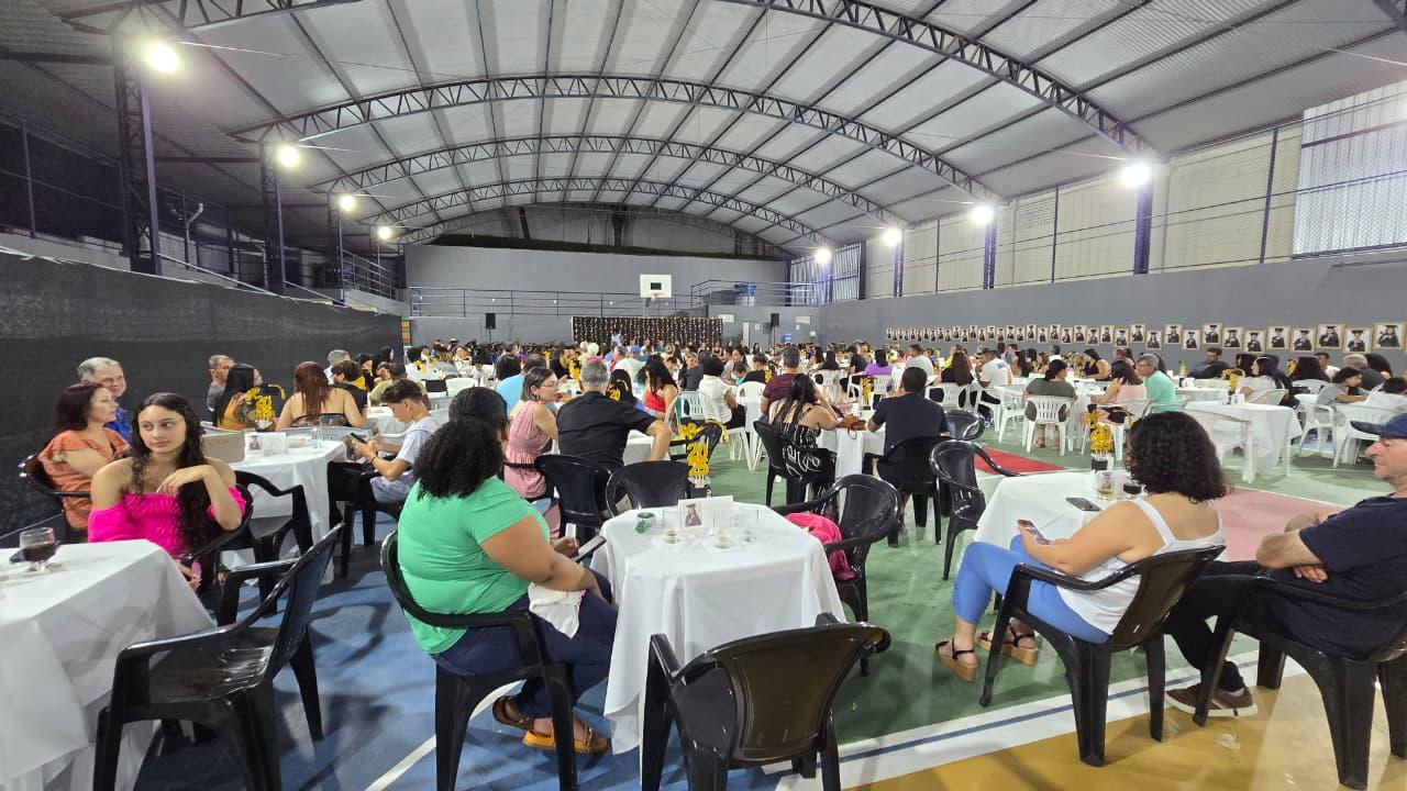 Formatura emociona famílias no distrito de  Jaciguá