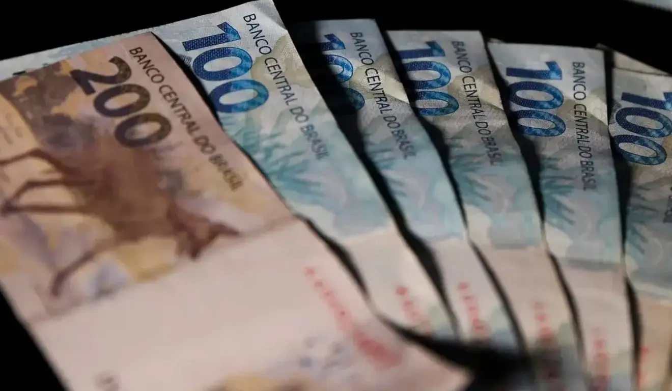 Governo confirma salário mínimo de R$ 1.621 em 2026