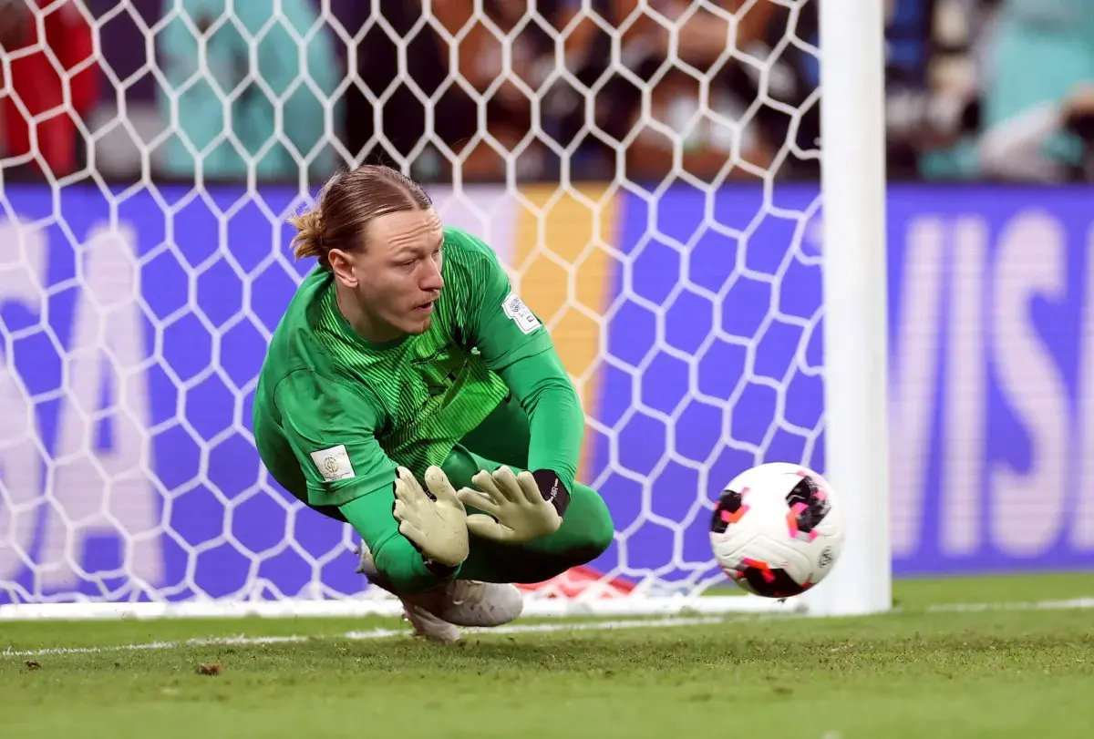 Herói do PSG usou “cola” para defender pênaltis contra Flamengo. Veja