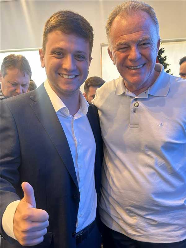 Na Capital, prefeito de Alfredo Chaves cumpre agenda com o governador e recebe homenagem