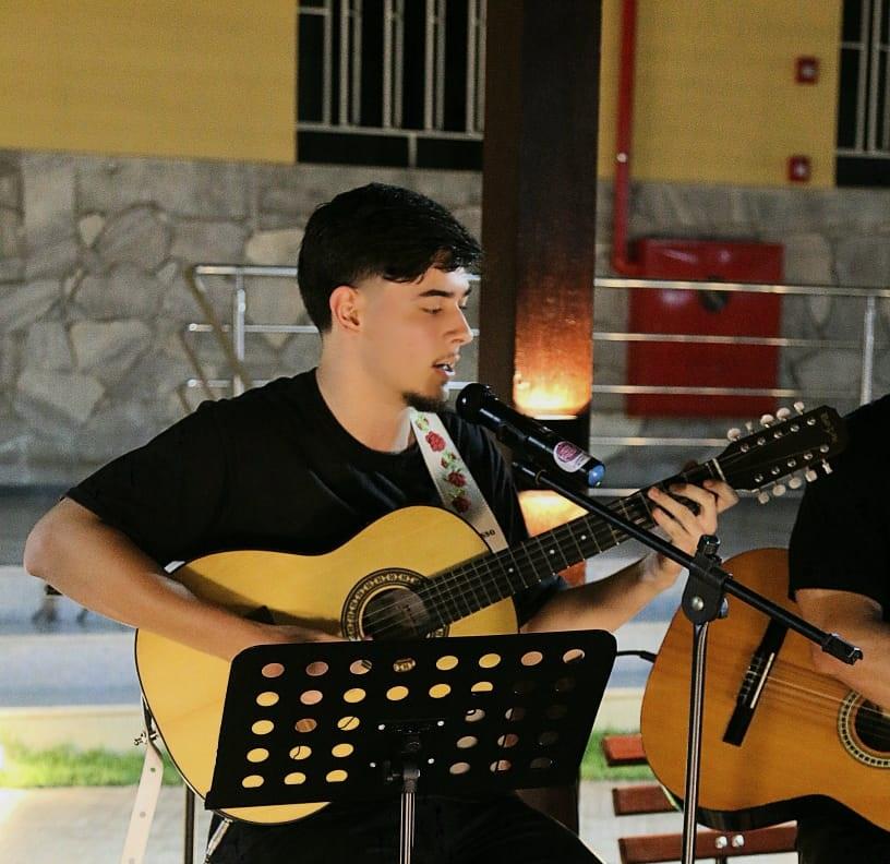 Rio Novo do Sul revela jovem talento da música raiz capixaba