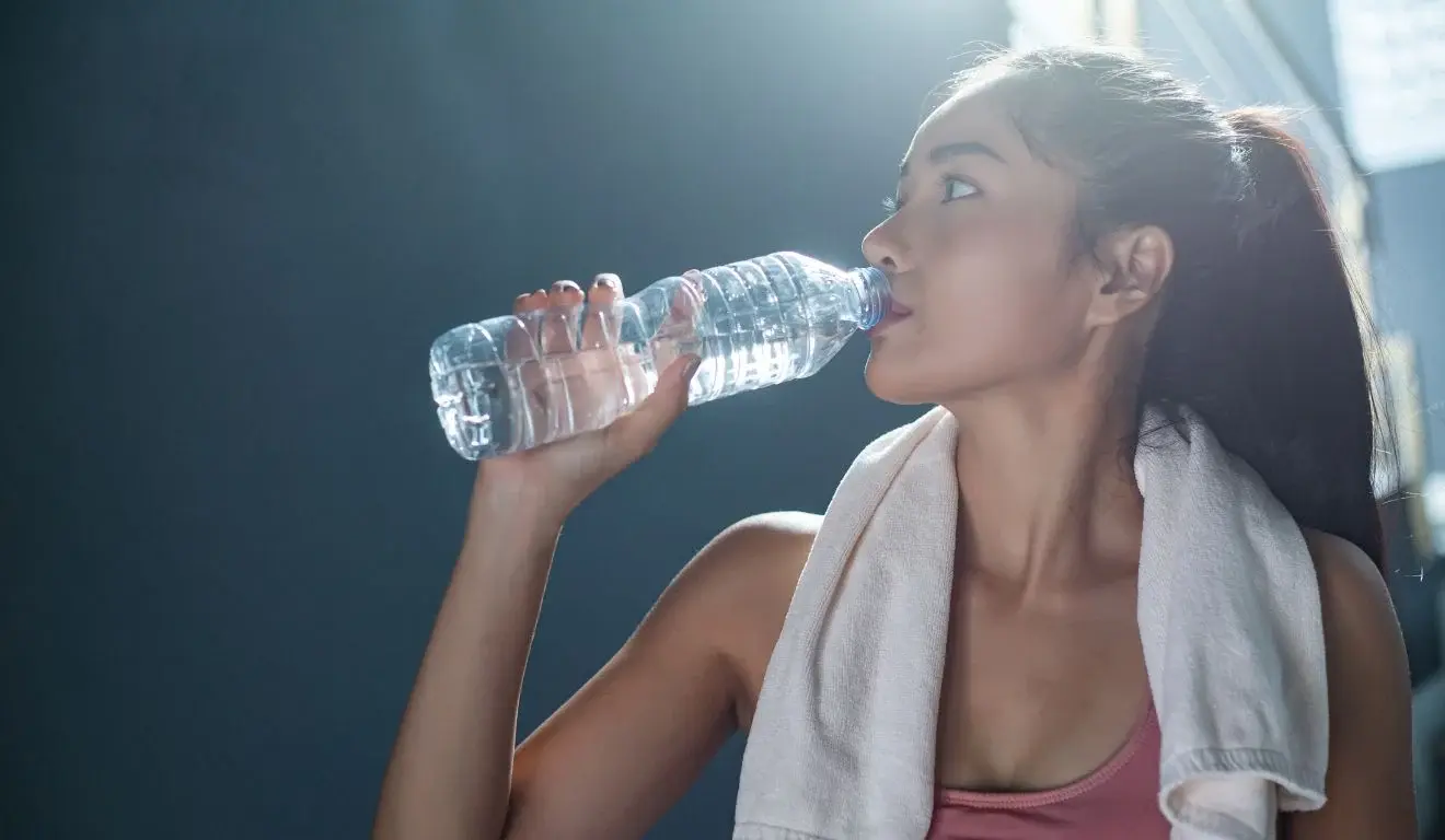 Calor e desidratação: entenda os riscos para a saúde do coração