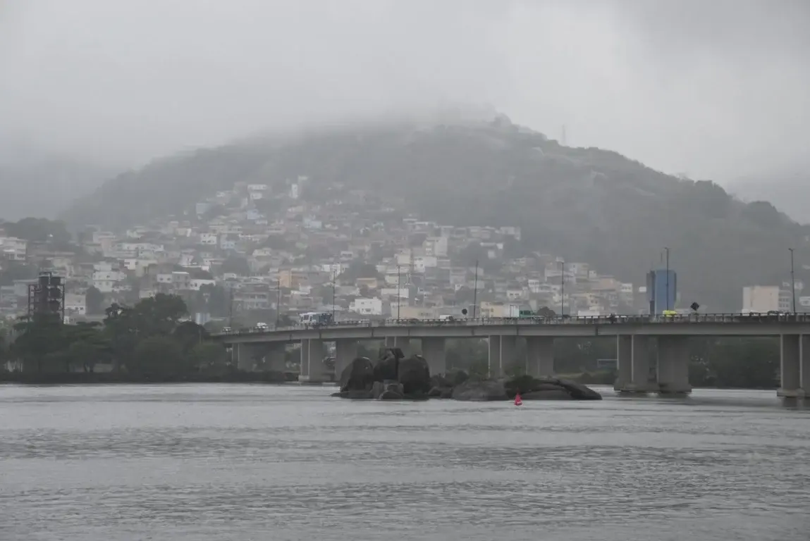Ciclone pode despejar mais de 100 mm de chuva e acende sinal de atenção no ES