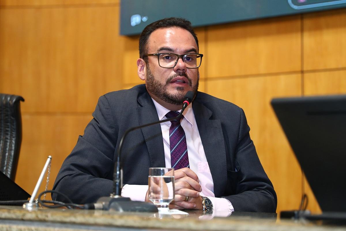 Deputado propõe que Estado atue na prevenção de crimes contra a infância no ES