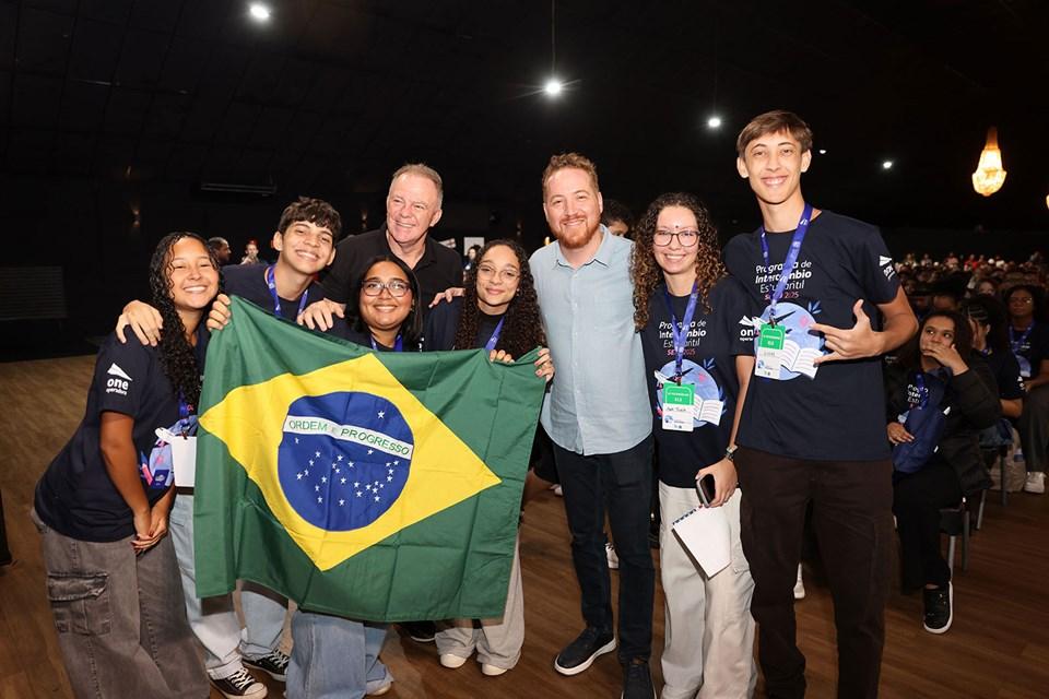 Governo do ES envia maior grupo de estudantes do Intercâmbio Estudantil 2025