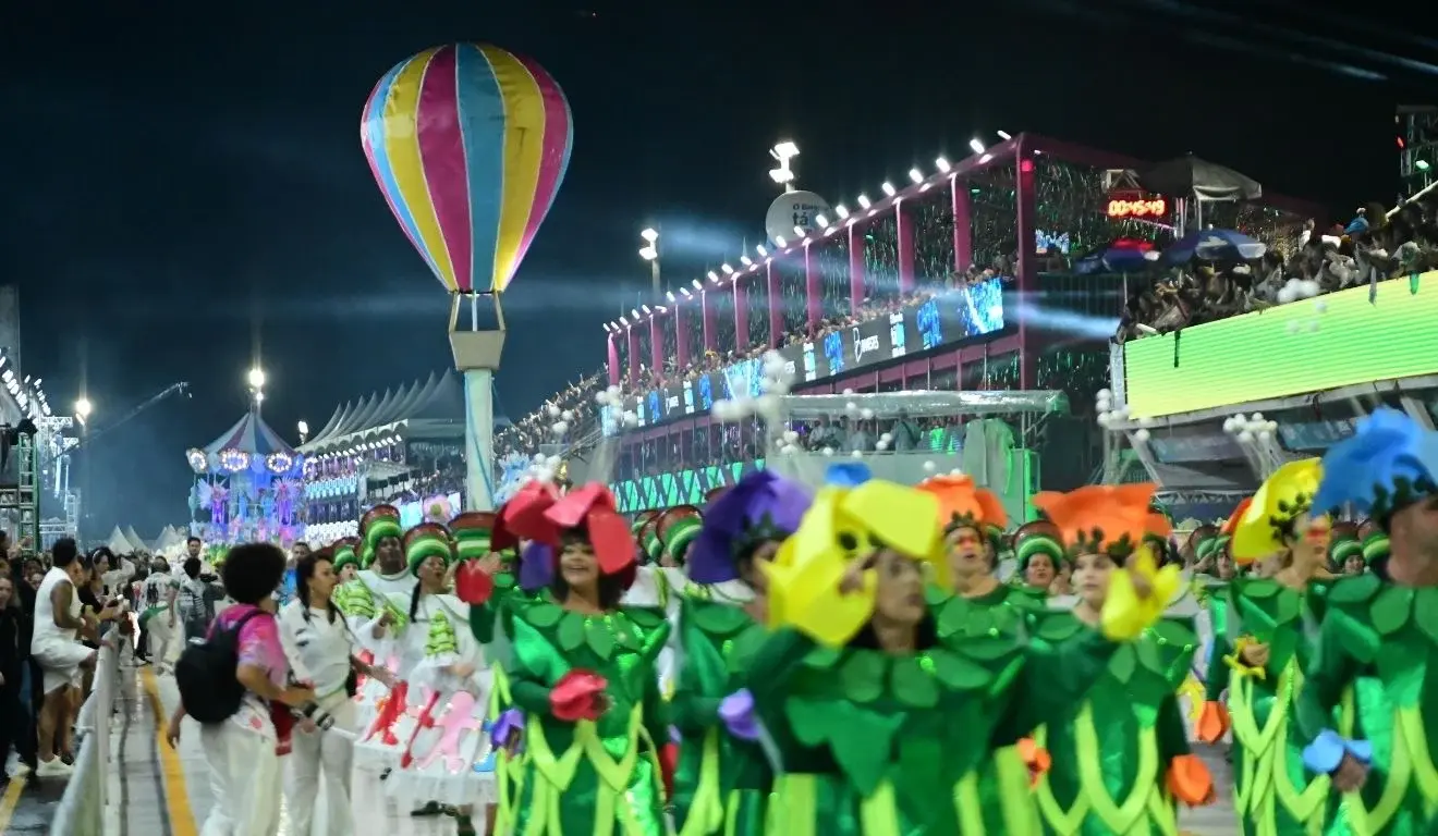 Carnaval de Vitória 2026: roteiro de 3 dias para viver blocos, desfiles e praias na capital capixaba