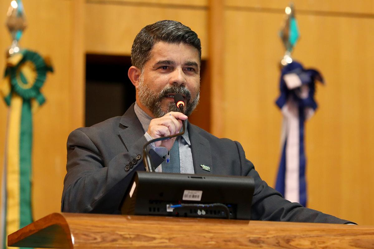 Deputado defende reajuste na ajuda de custo para pacientes em tratamento fora do estado