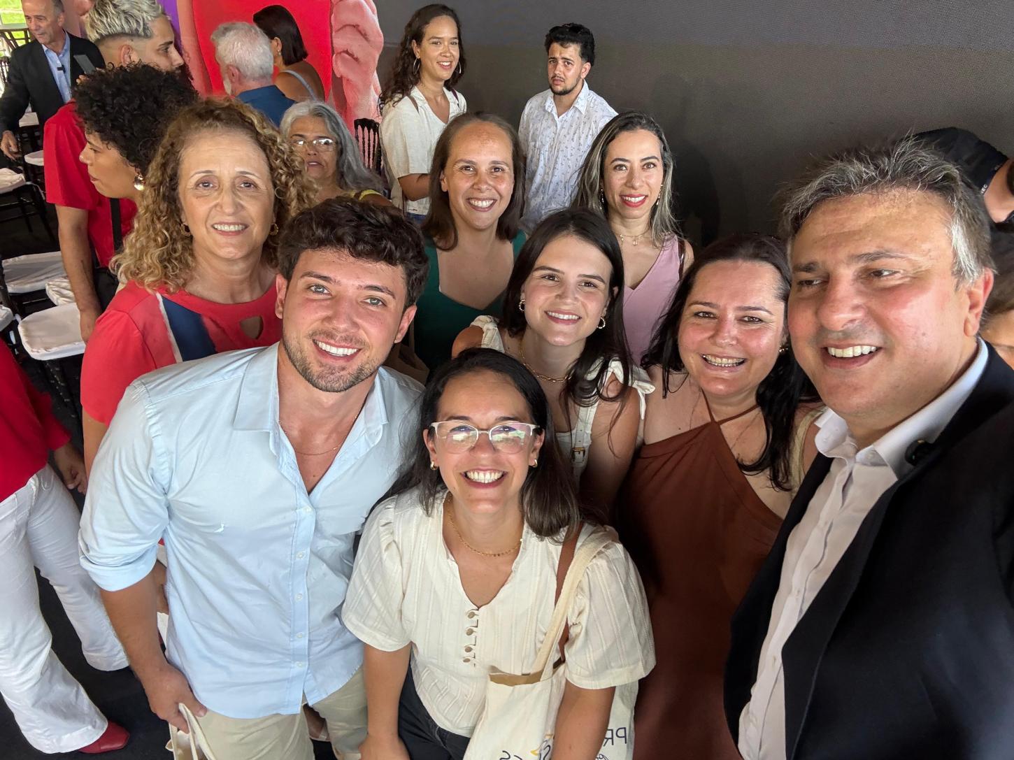 Cerimônia com ministro marca entrega de carteira docente no ES