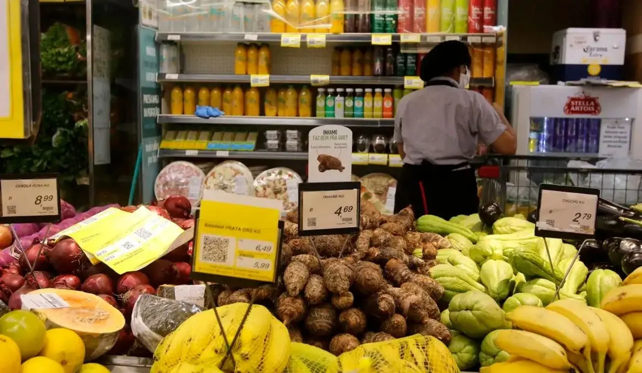 Supermercados vão reforçar equipes às sextas e sábados com fechamento aos domingos no ES