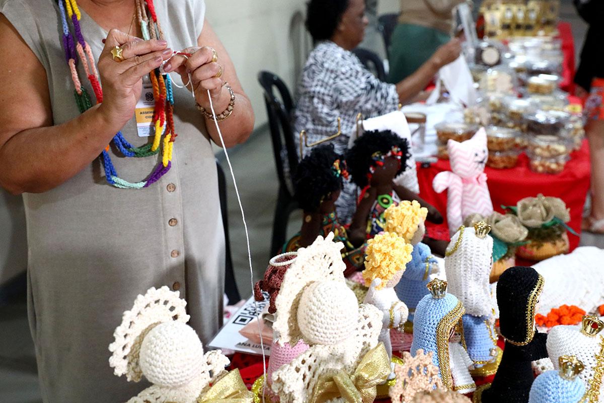 Ales aposta na autonomia econômica feminina para combater desigualdade e violência