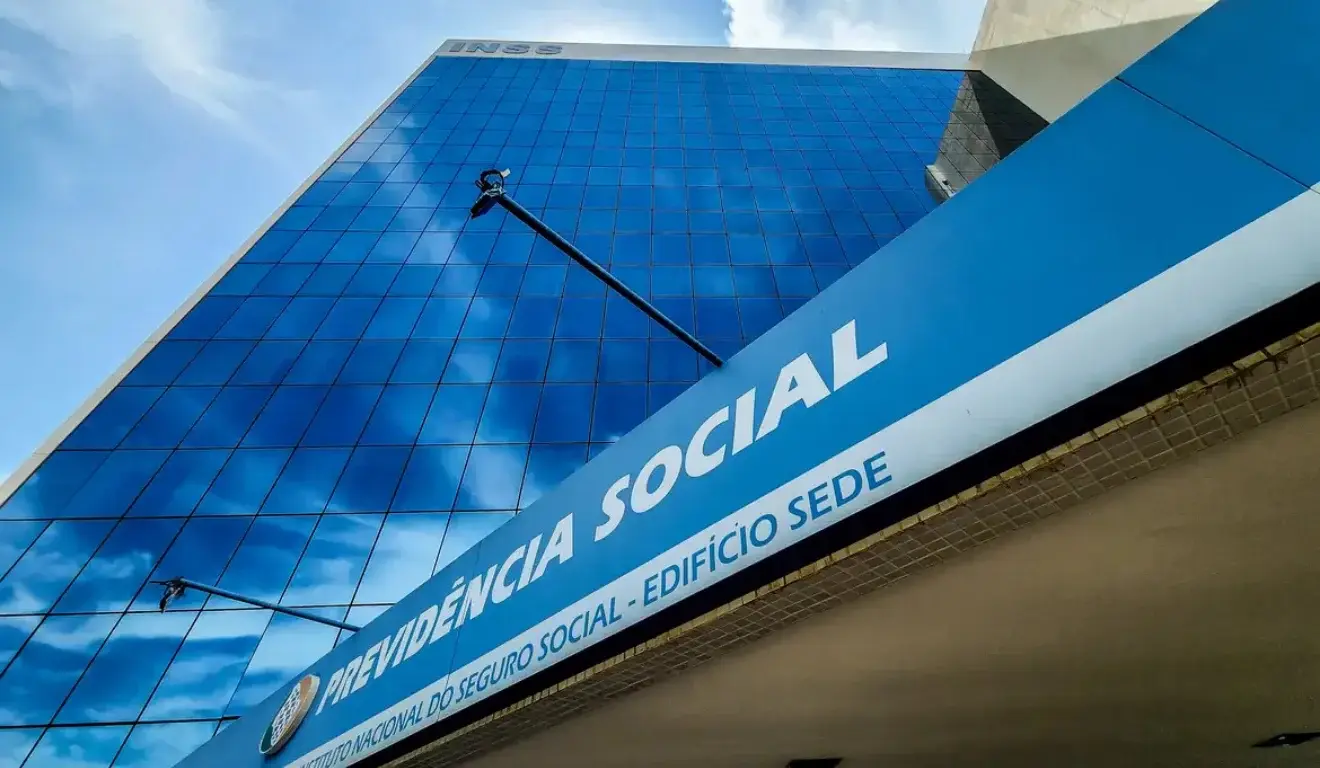 INSS solicita novo concurso com 8,5 mil vagas e salários de até R$ 16,7 mil