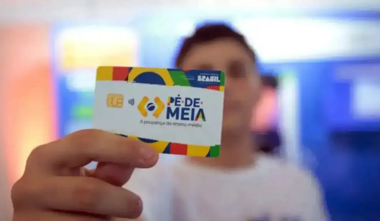 Pé-de-Meia paga incentivos a estudantes nascidos em setembro e outubro
