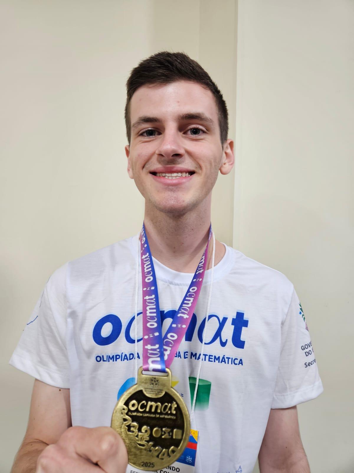 O talento da rede pública capixaba ganhou destaque: o estudante Luis Fernando Mozer Cole, da EEEFM Virgínia Nova, conquistou medalha de ouro na Olimpíada Capixaba de Matemática (OCMAT).