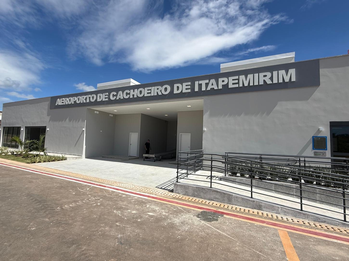 Aeroporto de Cachoeiro ganha terminal “Robertino Braga” e cidade entra no clima do Rei