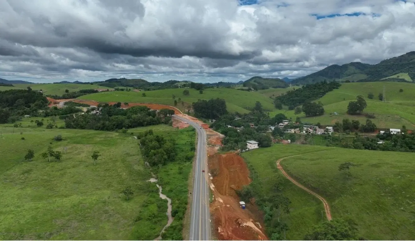 BR-101 será totalmente interditada em Anchieta nesta terça para detonação de rochas