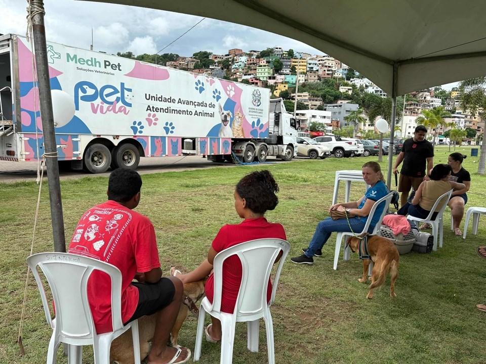 Carreta do Pet Vida leva castração e vacinação gratuita a Cachoeiro