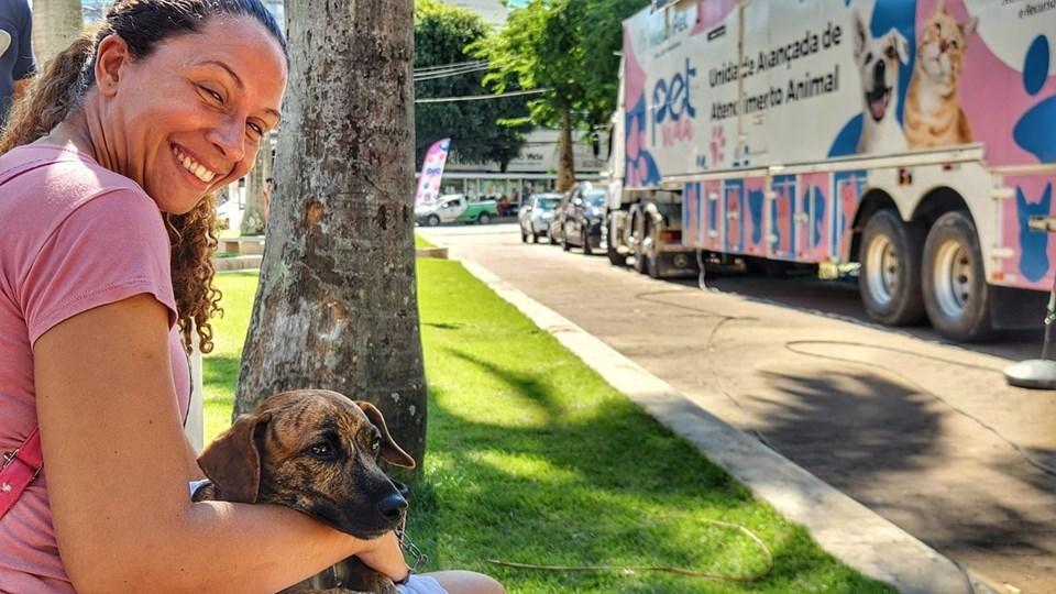 Carretão do Pet Vida leva castração e vacinação gratuitas a Marataízes