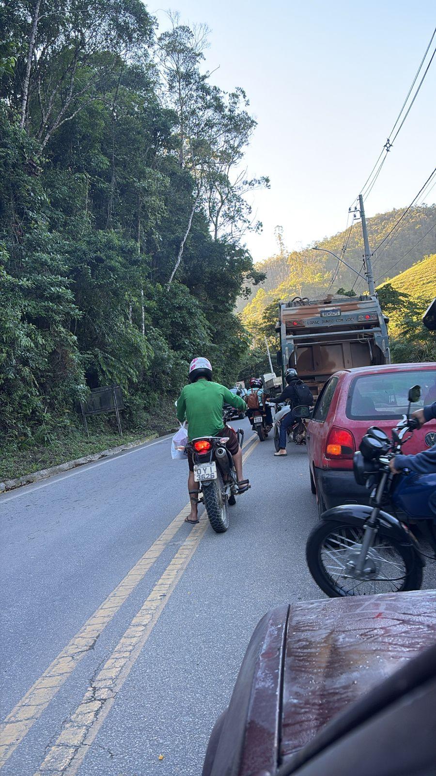 Acidente entre moto e ônibus é registrado na ES-164, em Vargem Alta
