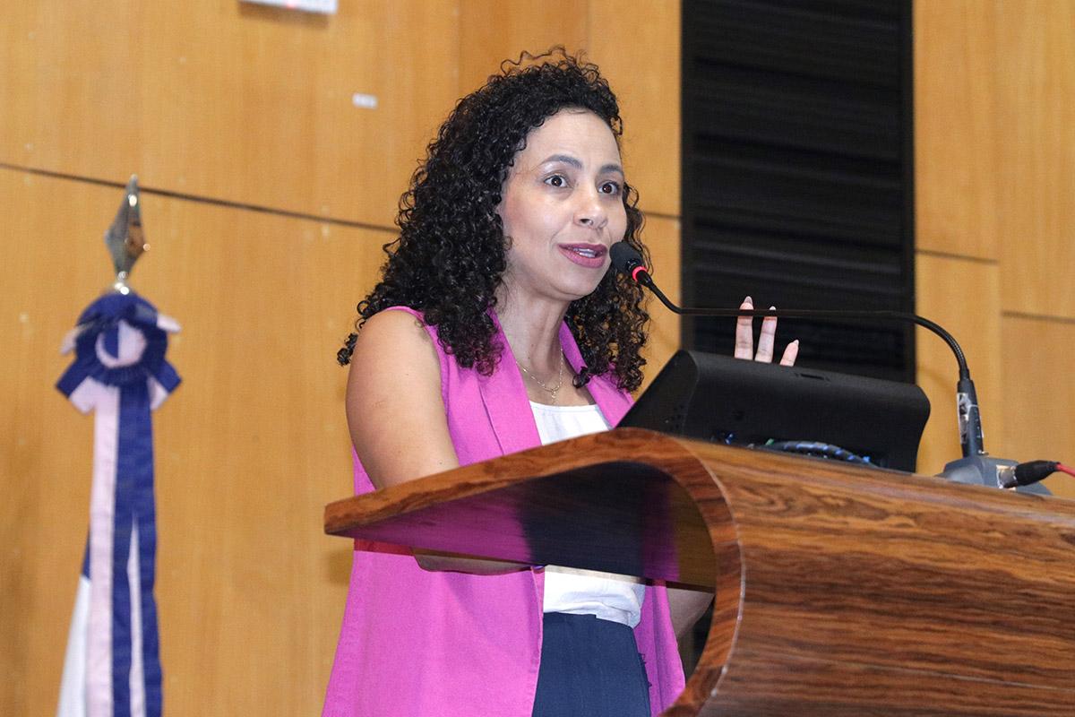 Educação em alerta: deputada denuncia precarização e cobra mudanças urgentes no ES