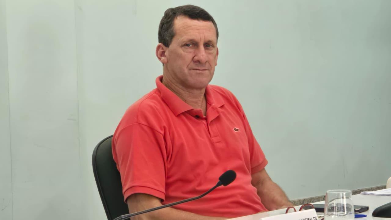 Rivelino solicita construção de pontos de ônibus na comunidade de Capivara em Vargem Alta