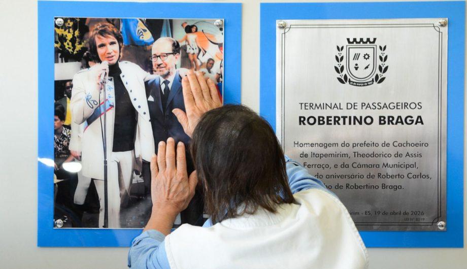 Roberto Carlos se emociona ao retornar a Cachoeiro e homenagear o pai no dia do aniversário