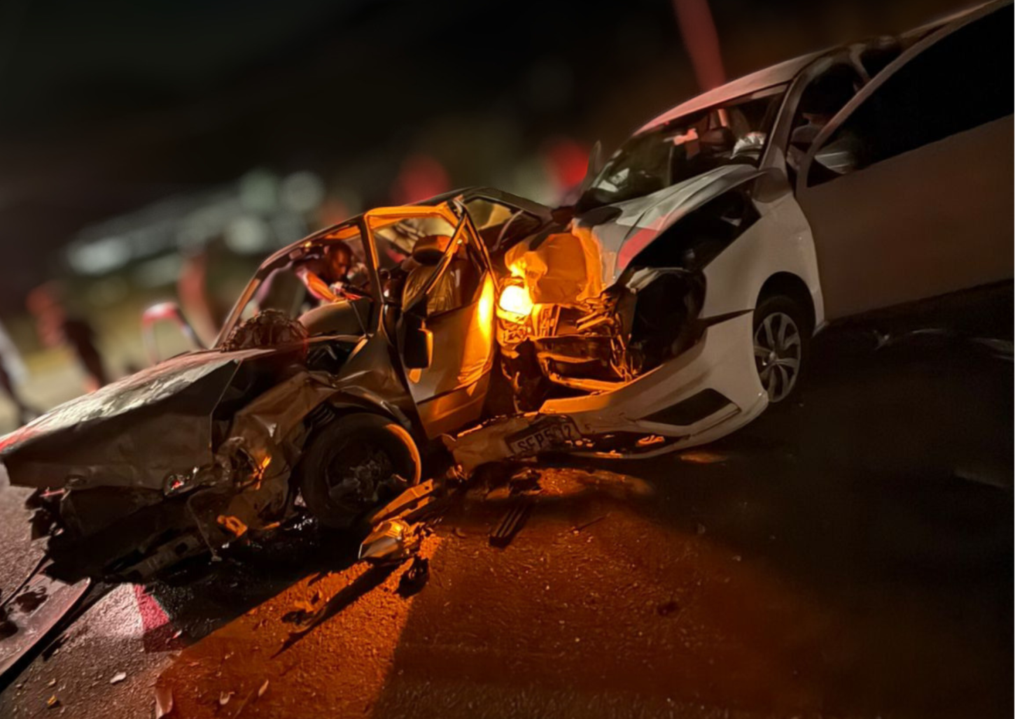 Batida frontal com carro da Prefeitura deixa feridos em Vargem Alta