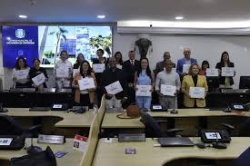 Câmara de Cachoeiro homenageia psicanalistas em solenidade pelo Dia do Psicanalista