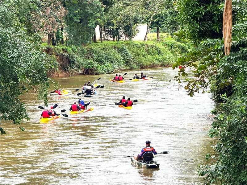 Descida de caiaque vai percorrer 15 km pelo Rio Benevente entre Alfredo Chaves e Anchieta