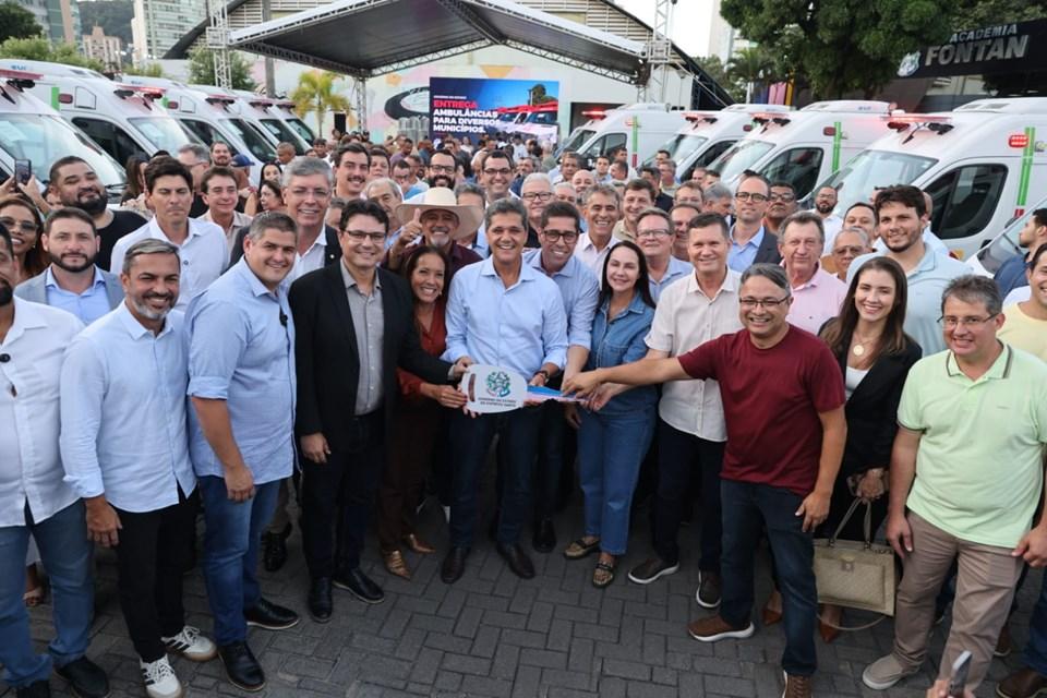 ES entrega 21 novas ambulâncias e reforça transporte de pacientes em mais de 65 municípios