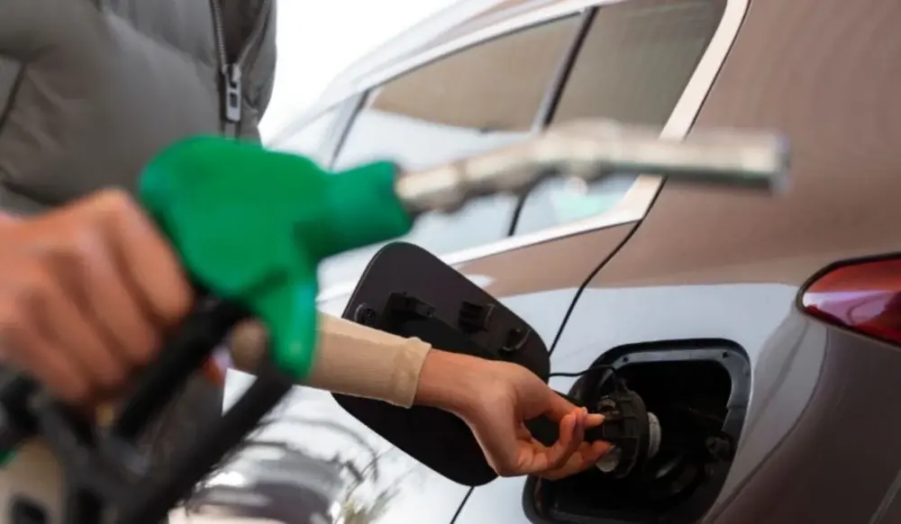 Gasolina fica mais cara a partir desta sexta-feira; impacto ao consumidor será de cerca de 3 centavos por litro
