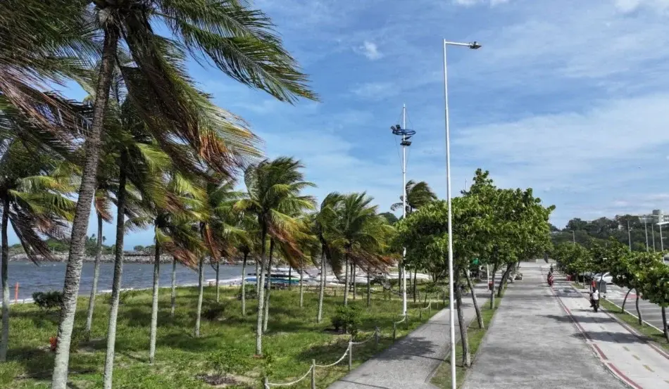 Inmet alerta para ventos fortes e avanço de areia em cidades do litoral do ES