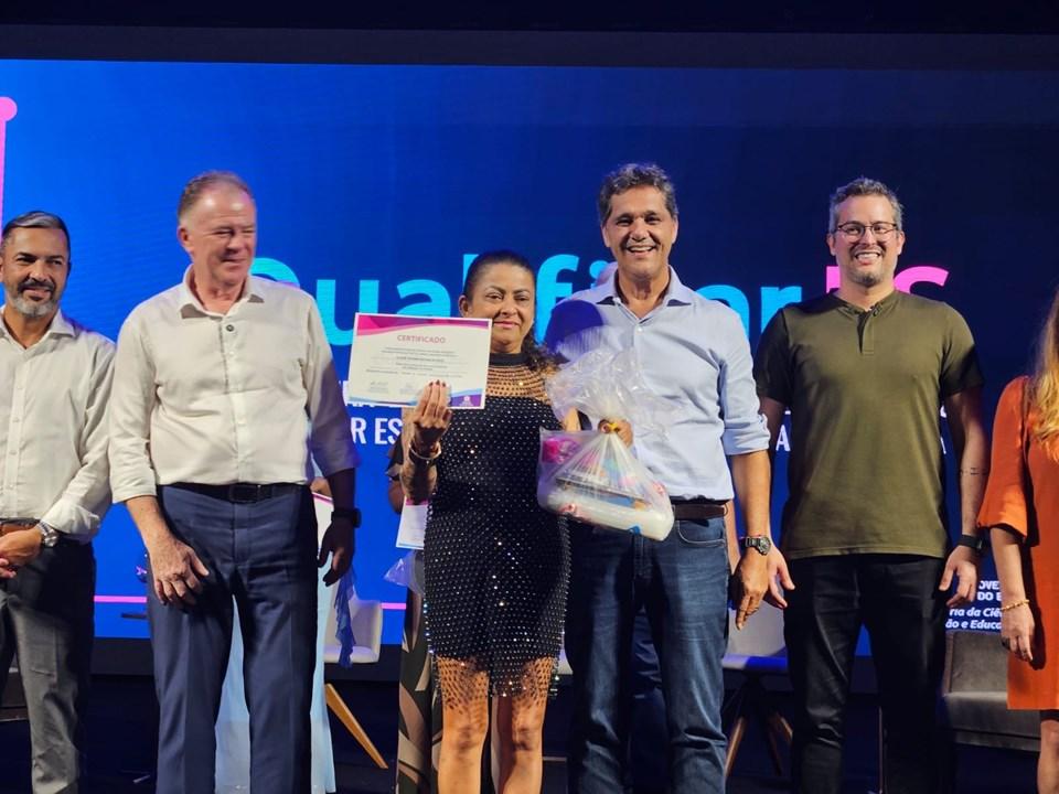 Mais de 2,2 mil alunos celebram formatura do Qualificar ES na Grande Vitória