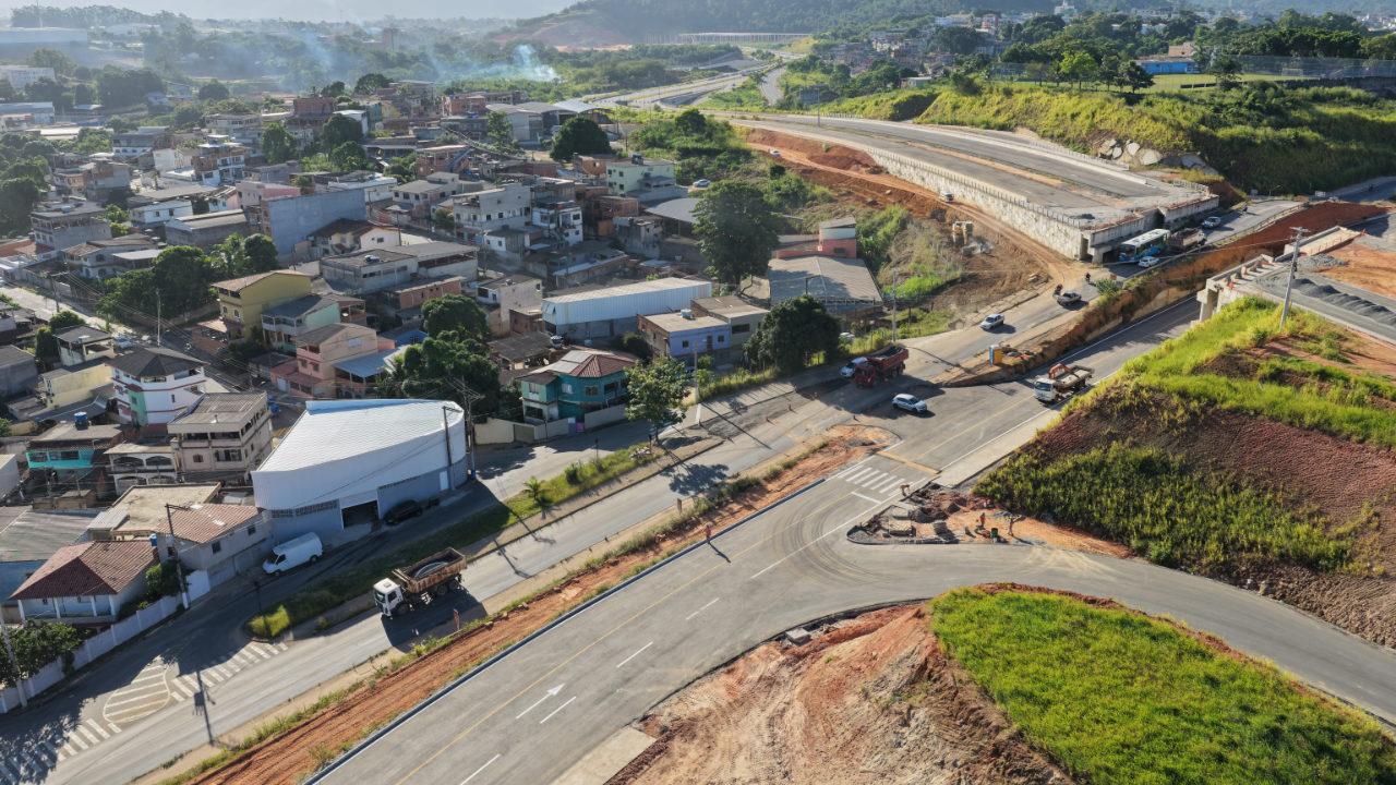 Obras da BR-447 mudam trânsito próximo à escola em Santo André
