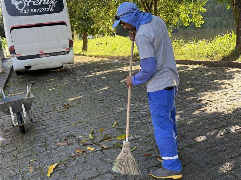 Prefeitura de Alfredo Chaves abre processo seletivo para agente de limpeza pública