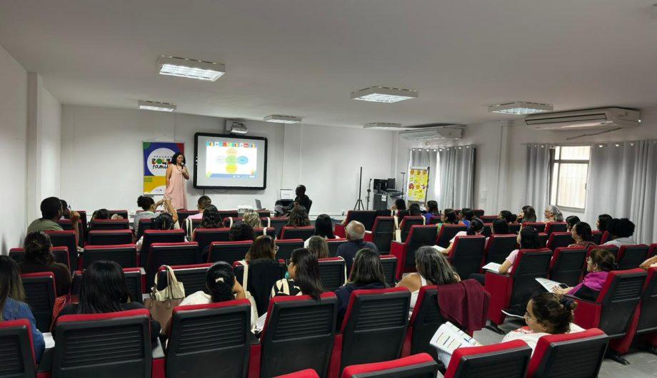 Capacitação fortalece atendimento às famílias do Bolsa Família em Cachoeiro