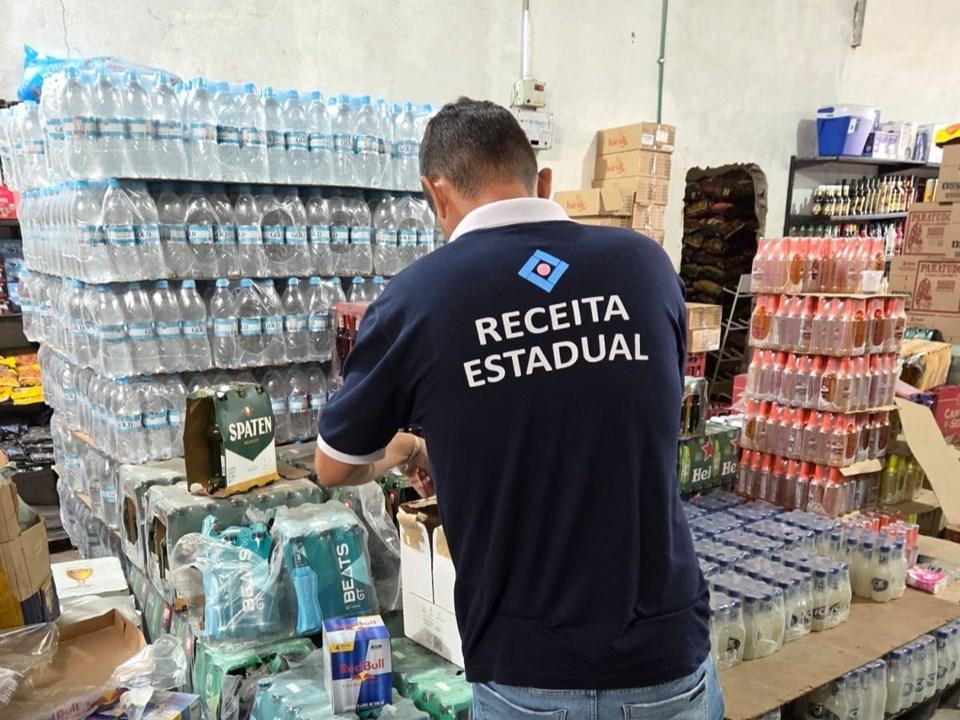 Fiscalização apreende 118 mil bebidas e identifica irregularidades fiscais em empresas da Serra
