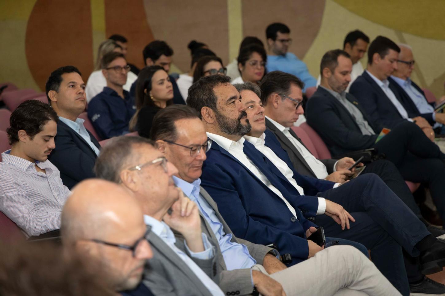 Vitória Coffee Summit 2026 vai reunir líderes mundiais do café no Espírito Santo