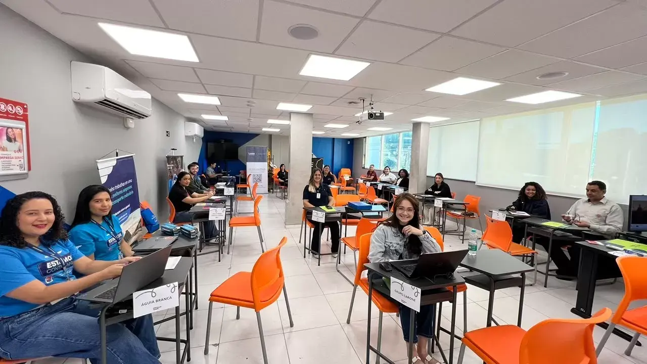 Mutirão de Empregos reúne empresas, conecta candidatos a vagas e marca dois anos do Senac em Cariacica