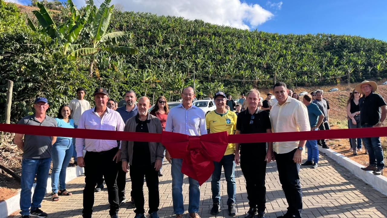 Novo calçamento rural fortalece mobilidade e produção agrícola em Domingos Martins