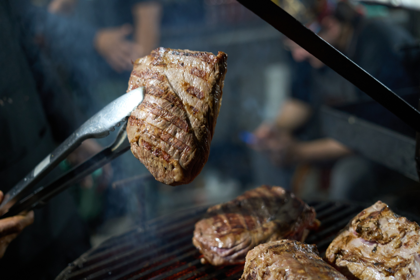 Parrillada do Chefe estreia em Vitória com 3 toneladas de carne e programação especial para o Dia dos Pais