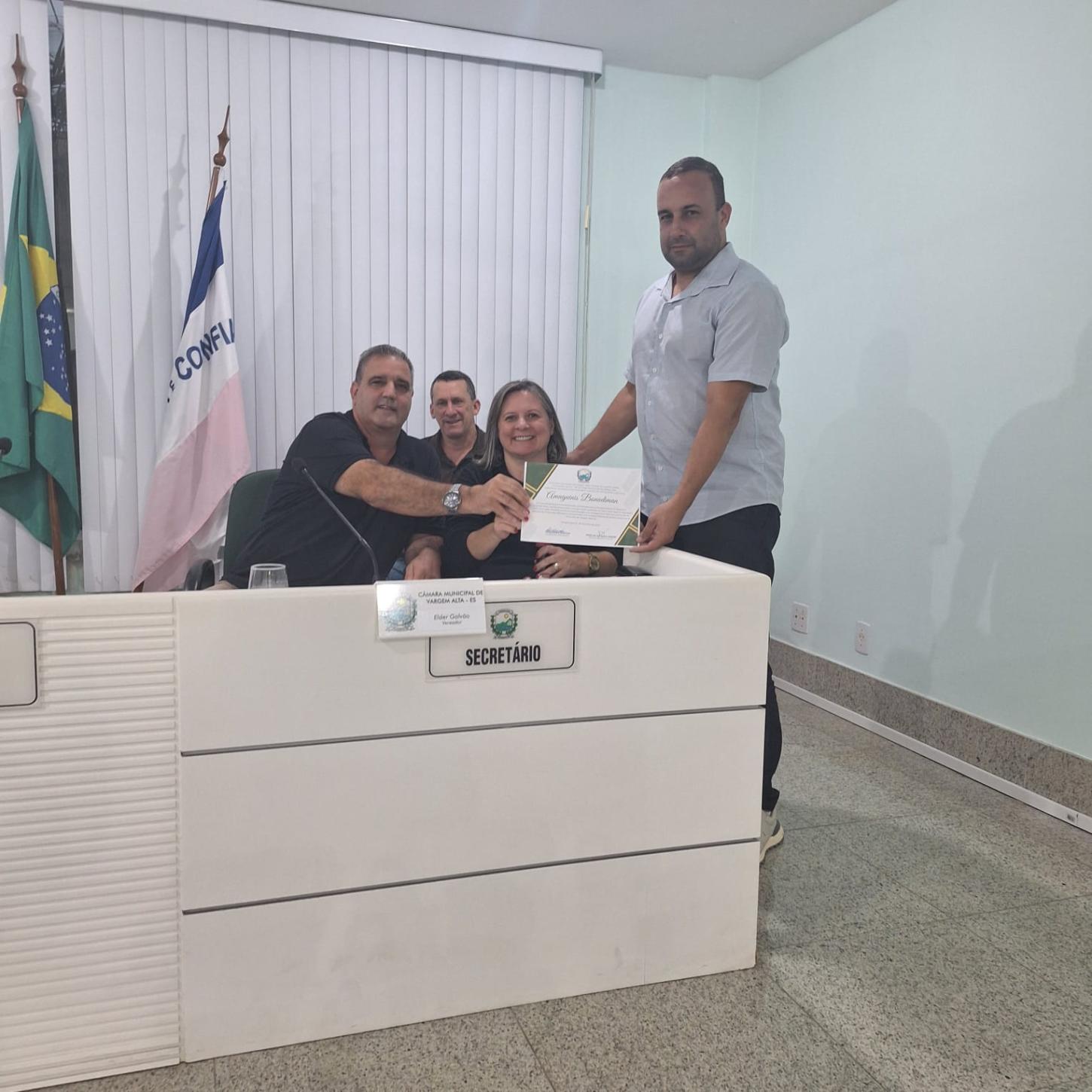 Amaguinis Bonadiman recebe Moção de Aplausos da Câmara Municipal de Vargem Alta em reconhecimento ao trabalho desenvolvido na organização de corridas de rua e no fortalecimento do turismo esportivo. Foto: Acervo pessoal