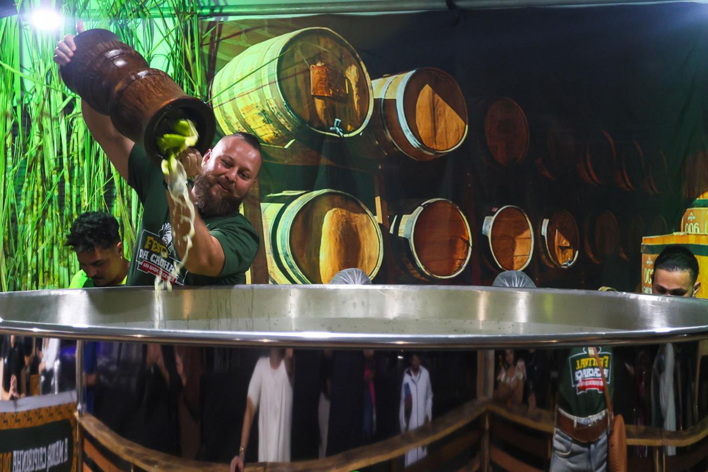 São Roque prepara caipirinha de 1,5 mil litros para festival