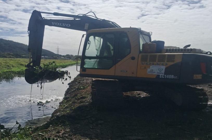 Serra reforça limpeza de canais e córregos para prevenir alagamentos em quatro bairros