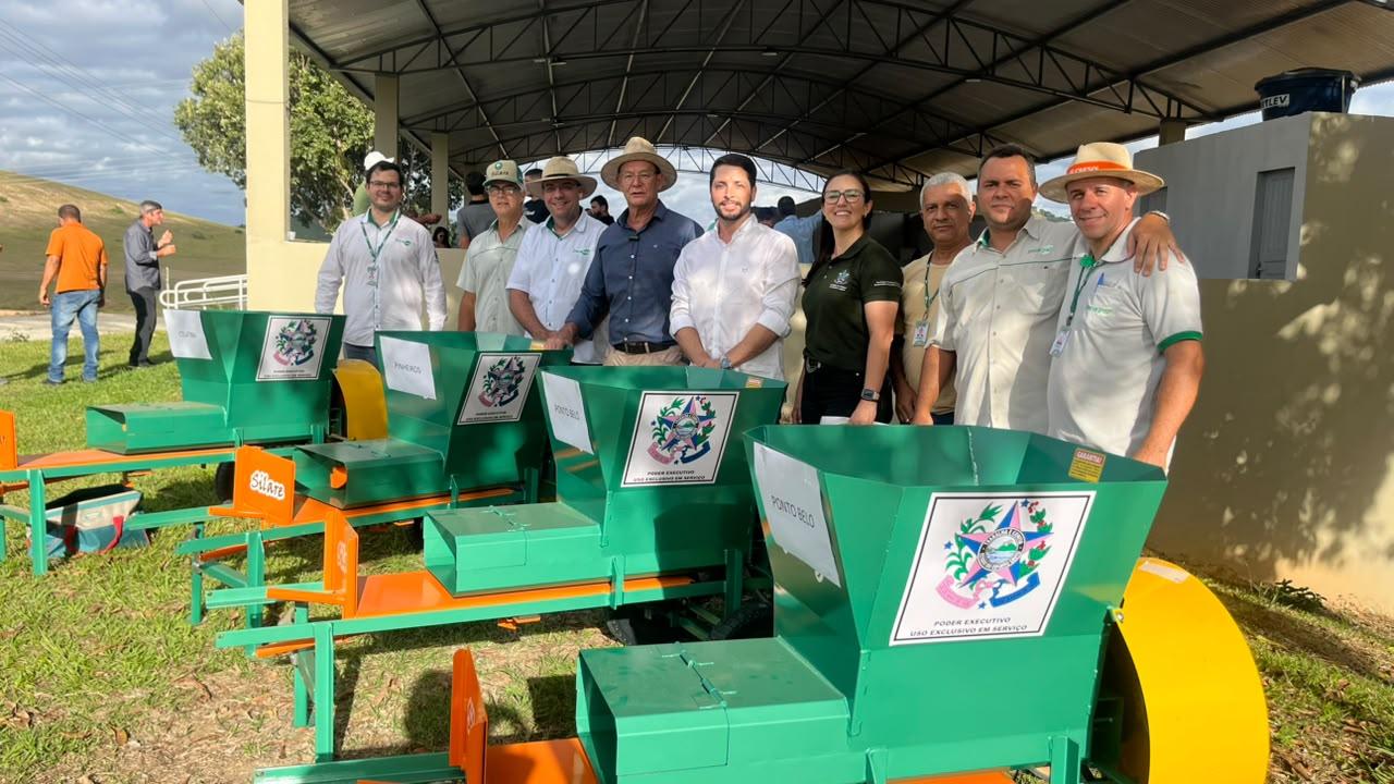 Tecnologia no campo: Seag entrega ensacadoras de silagem para fortalecer a pecuária capixaba