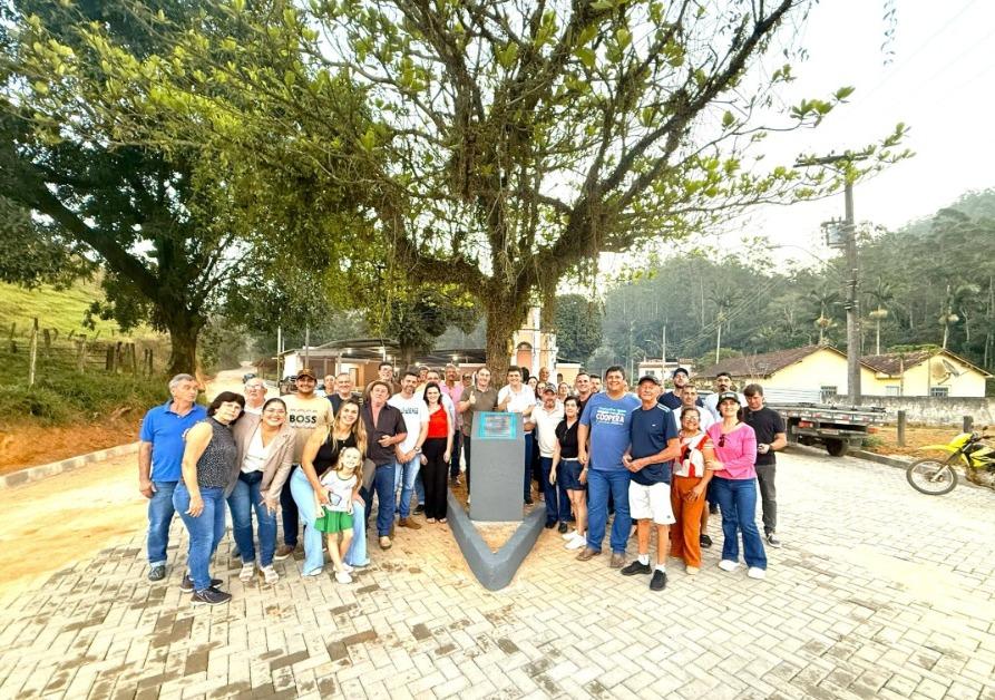 Após 15 anos de espera, comunidade de Nova Mântua comemora pavimentação em Alfredo Chaves