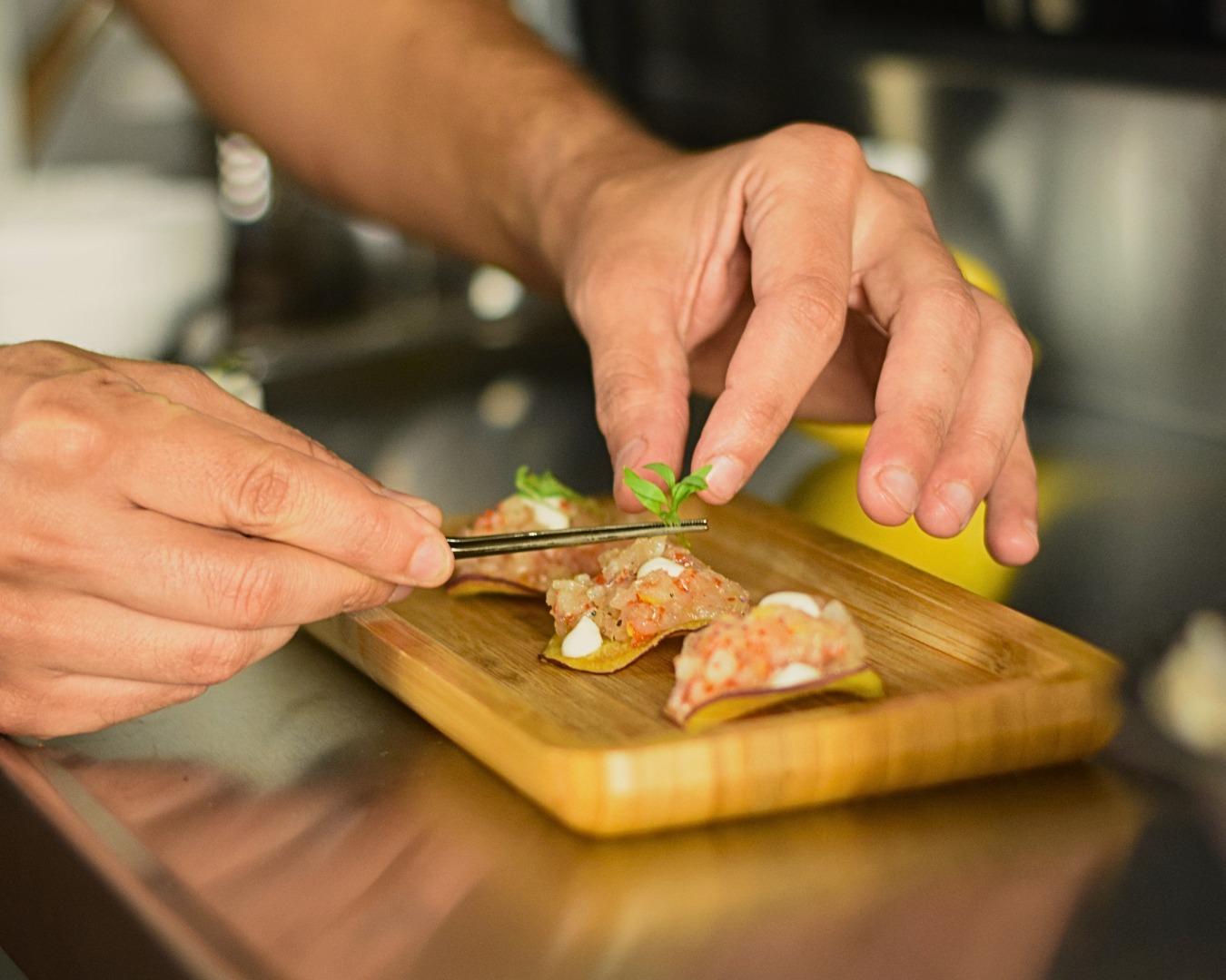 Cafeteria de Vitória promove jantar para 12 pessoas com café e alta gastronomia