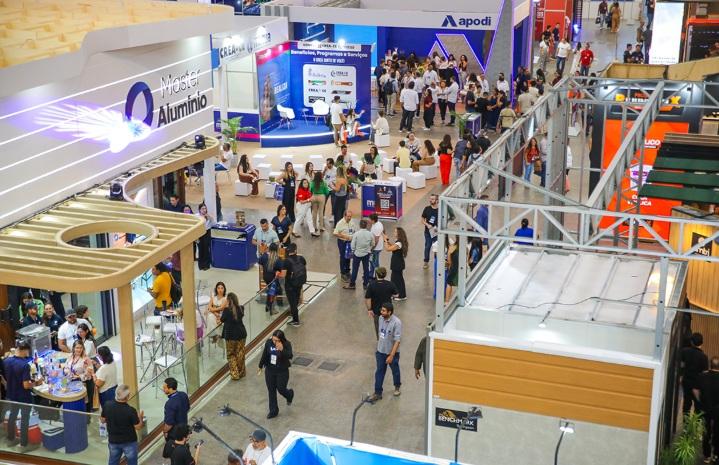 Expoconstruir arrecada alimentos para instituições de caridade em Fortaleza