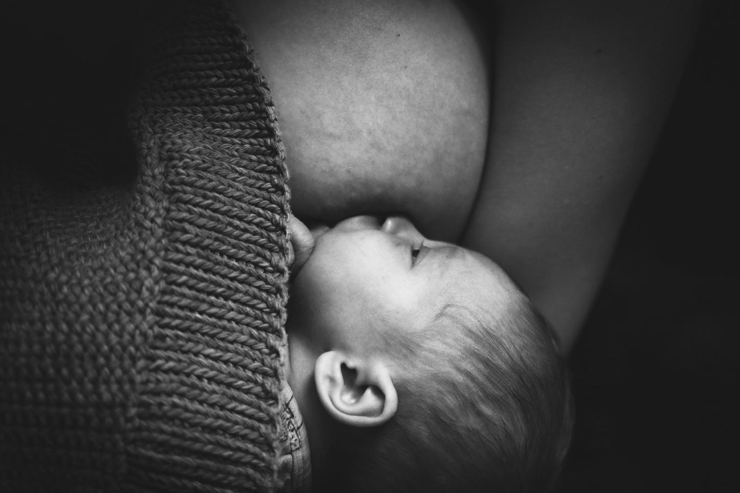 Gestantes devem preparar as mamas para amamentar? Veja cuidados recomendados e o que evitar